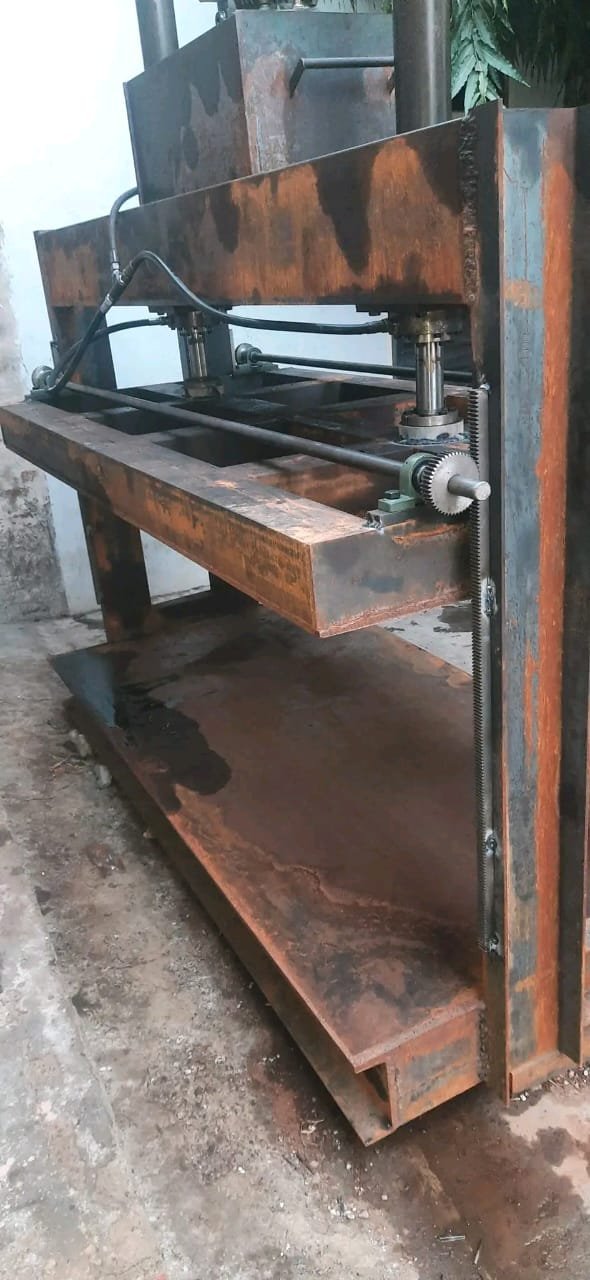 WhatsApp Image 2025-12-02 at 11.39.41 AM