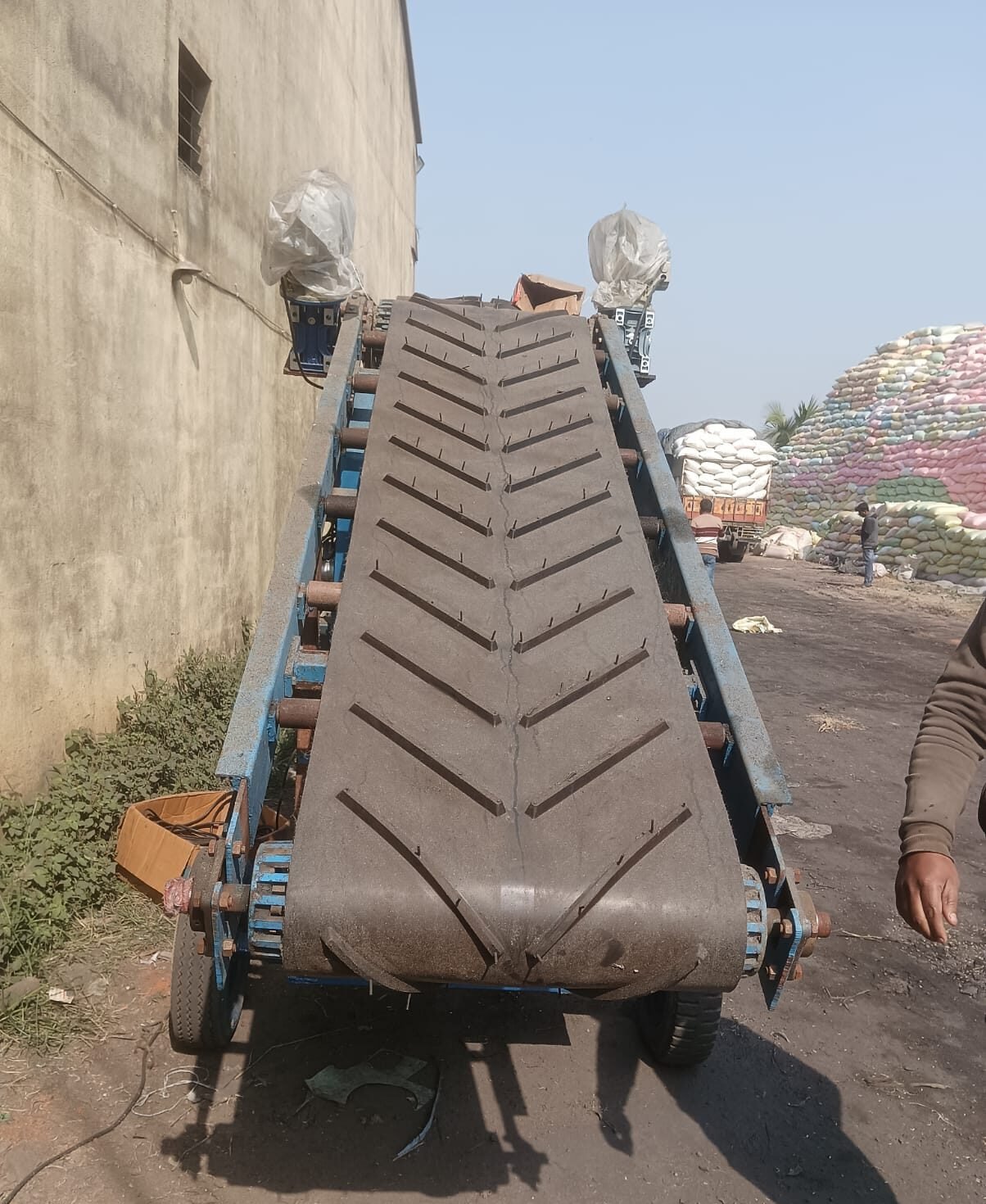 WhatsApp Image 2025-12-06 at 5.09.59 PM (1)