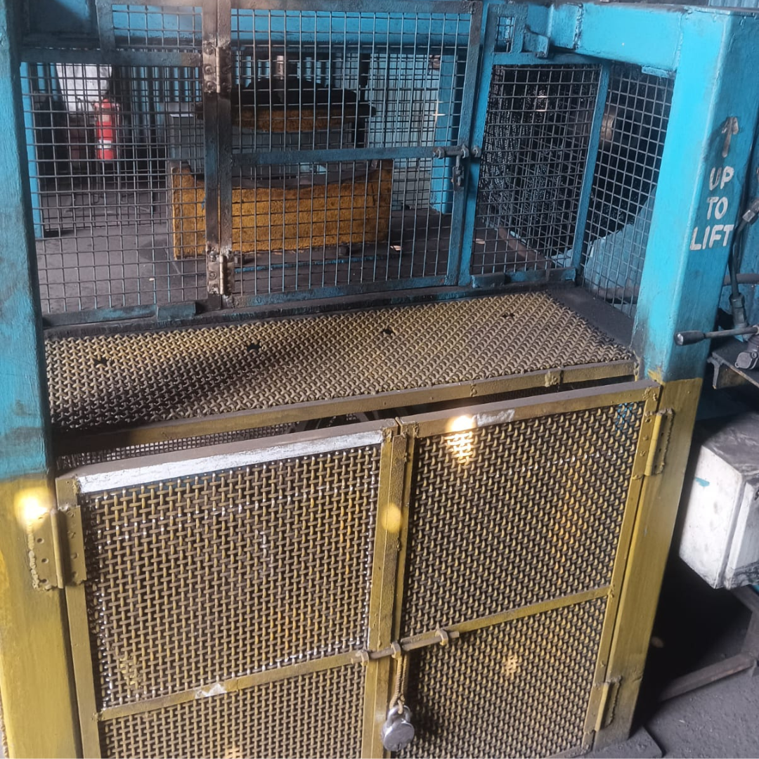 Blue and Gray Modern Cat Fashion t-shirt Instagram Post – 2026-02-27T105854.631