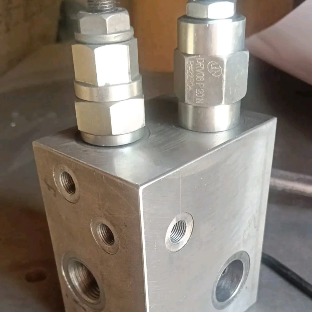 Blue and Gray Modern Cat Fashion t-shirt Instagram Post – 2026-02-27T110503.688